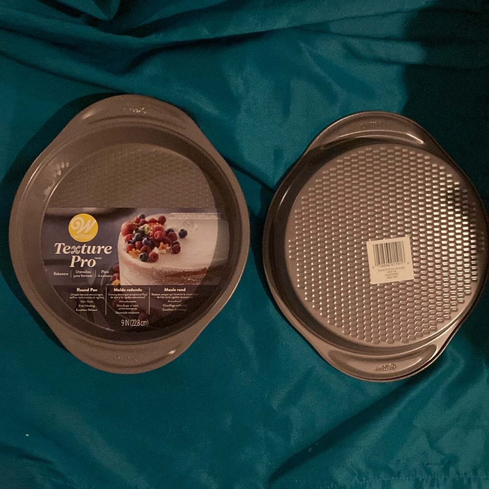 Texture Pro 9 inch round baking pans